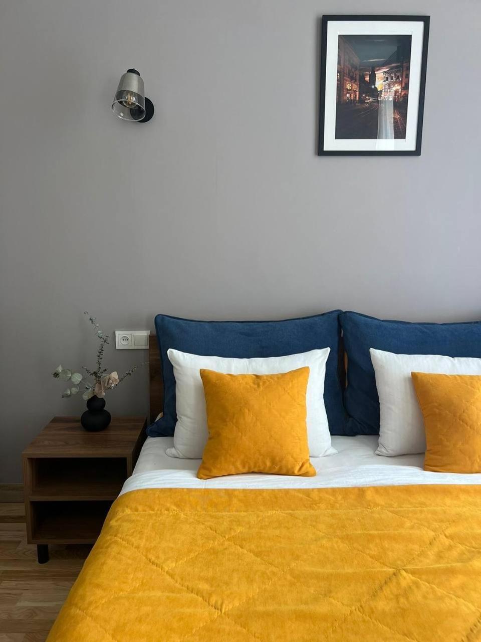 Fiesta On Franka 2br-6p * Lviv