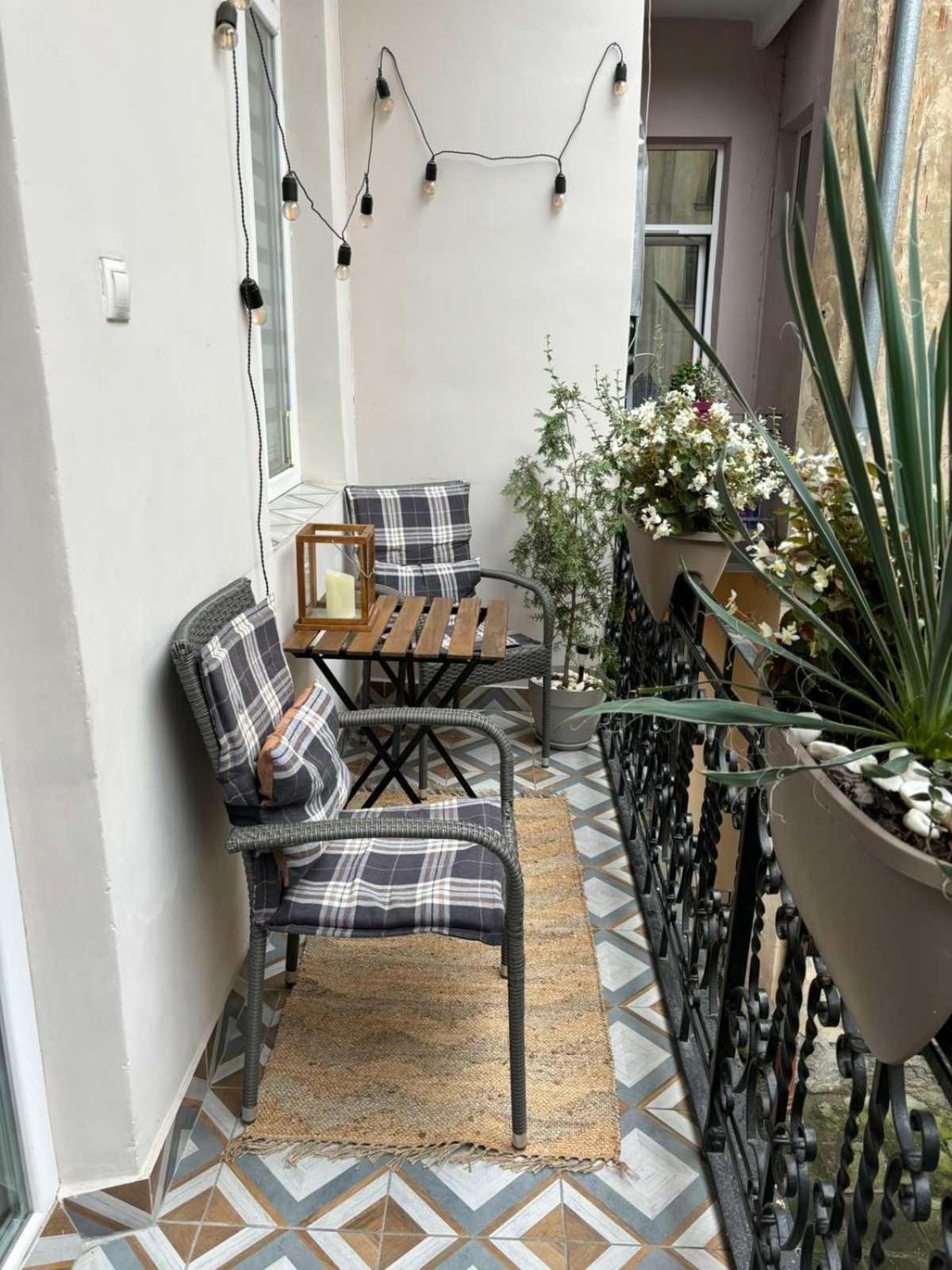 Apartment Fiesta On Franka 2br-6p Lviv