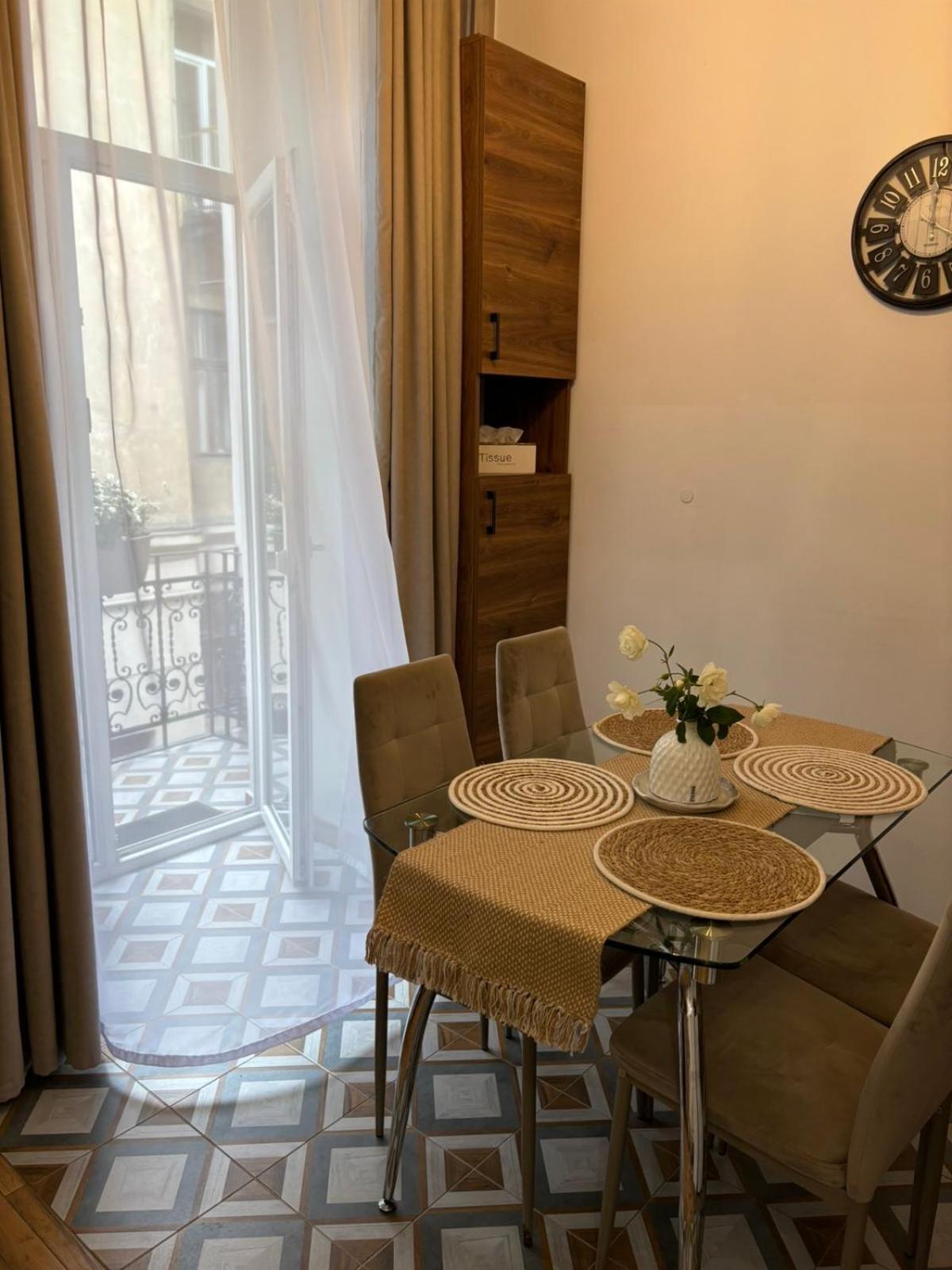Fiesta On Franka 2br-6p Lviv